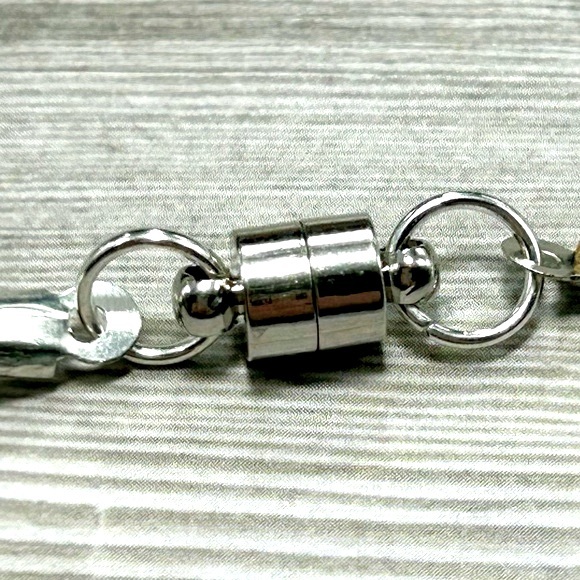 Handmade Boho Tree Pendant Necklace with Magnetic Closure! New in Box! - Picture 4 of 5